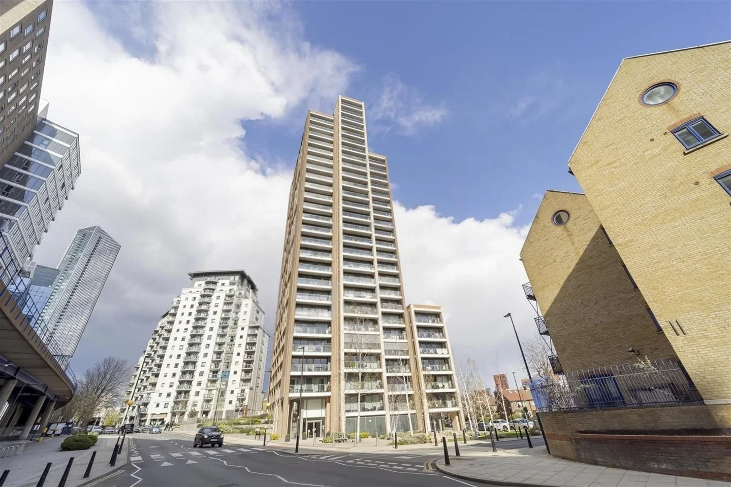 Flat Limeharbour in Greater London