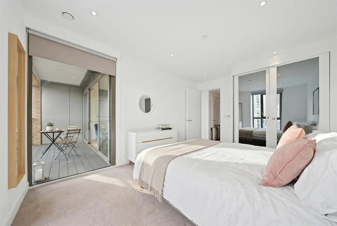 Flat Limeharbour in Greater London