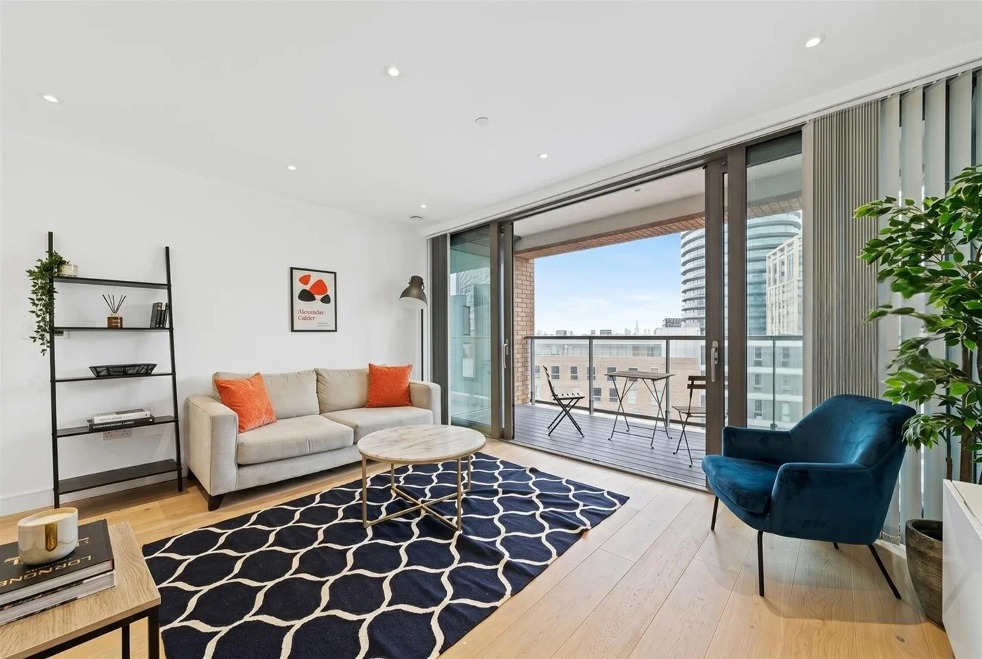 Flat Limeharbour in Greater London