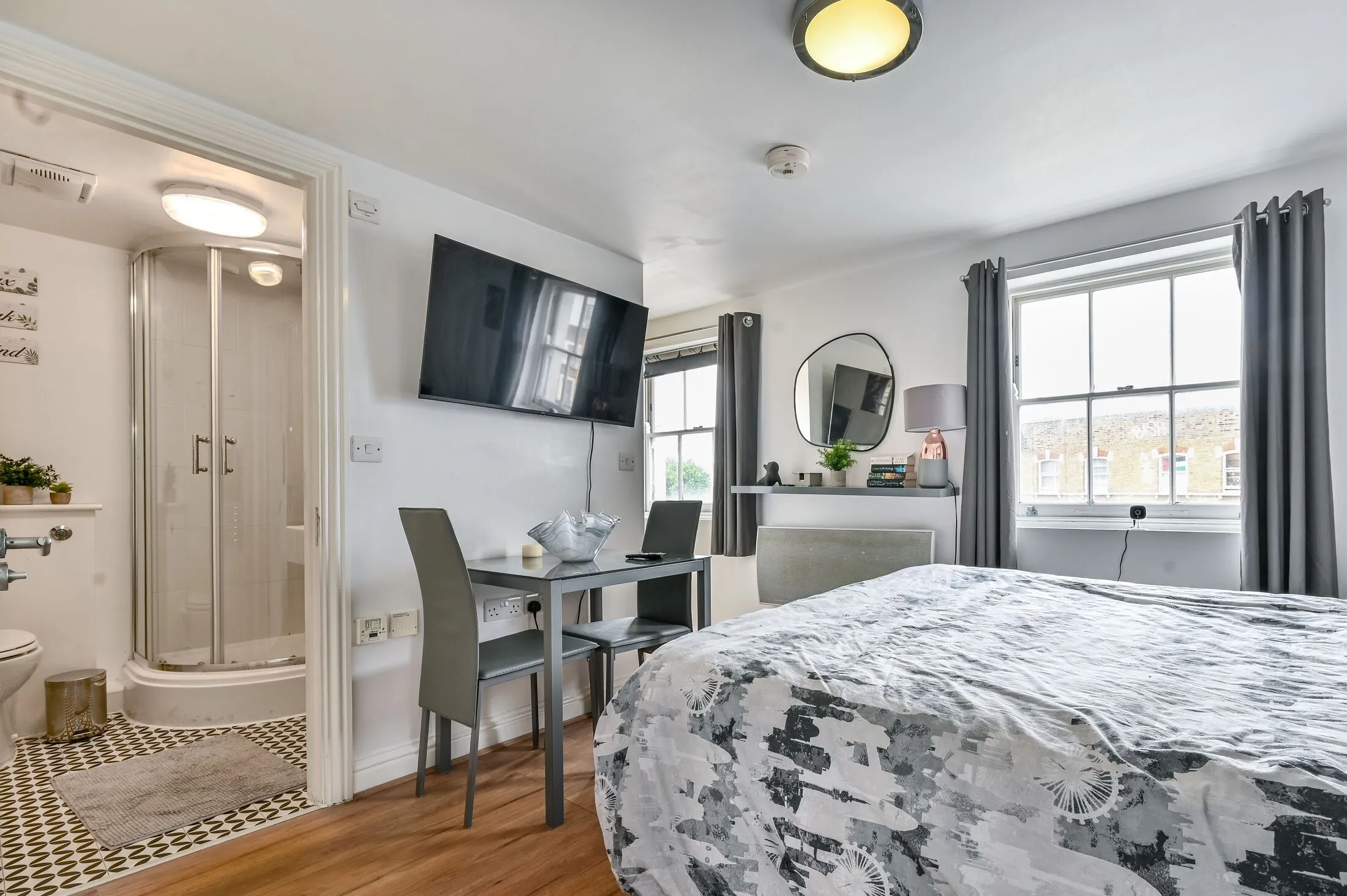 Flat Camden High Street in Greater London