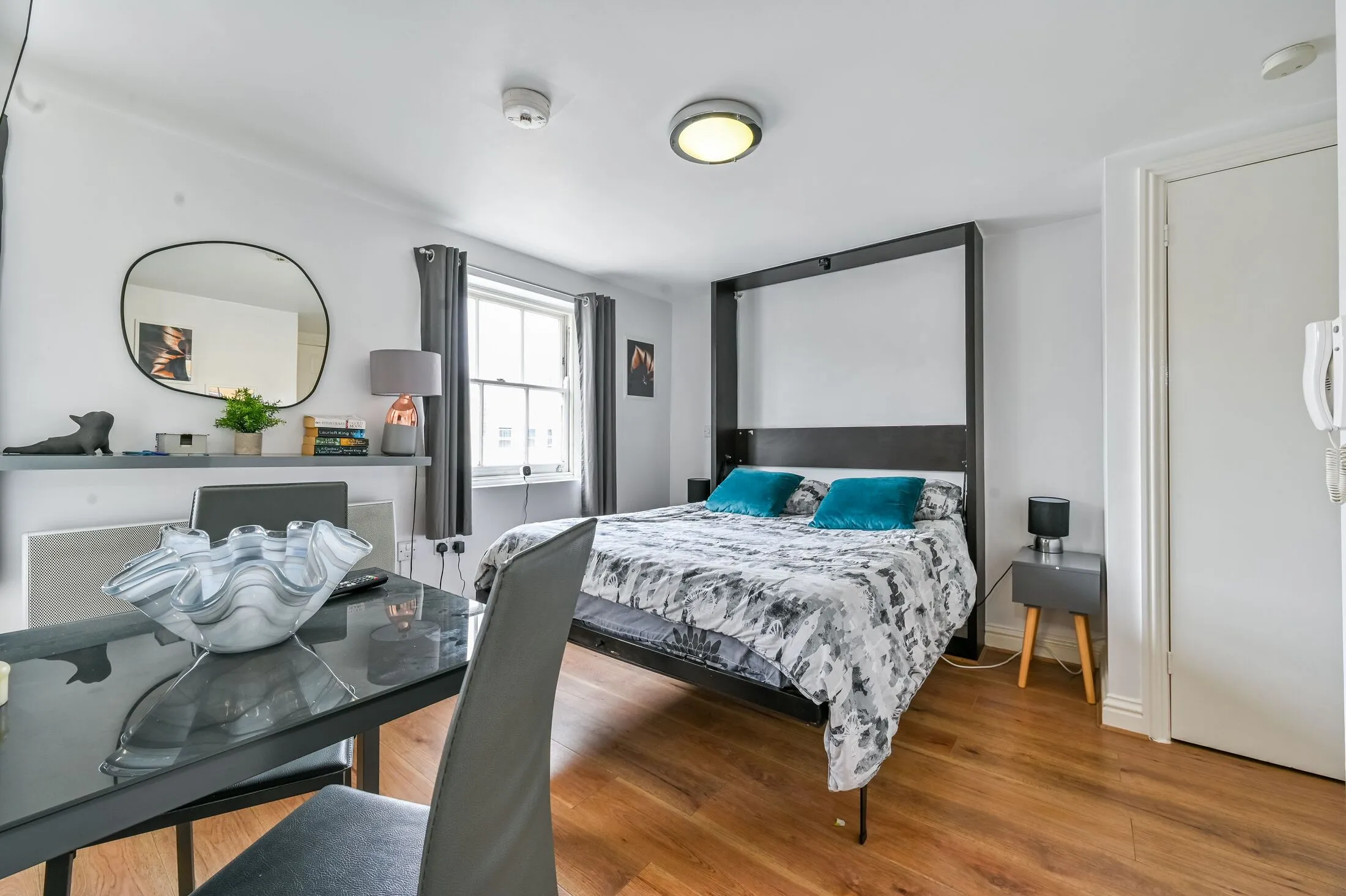 Flat Camden High Street in Greater London