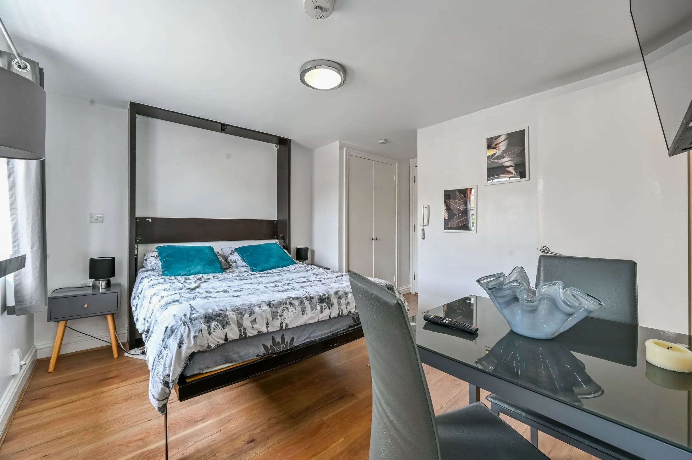 Flat Camden High Street in Greater London