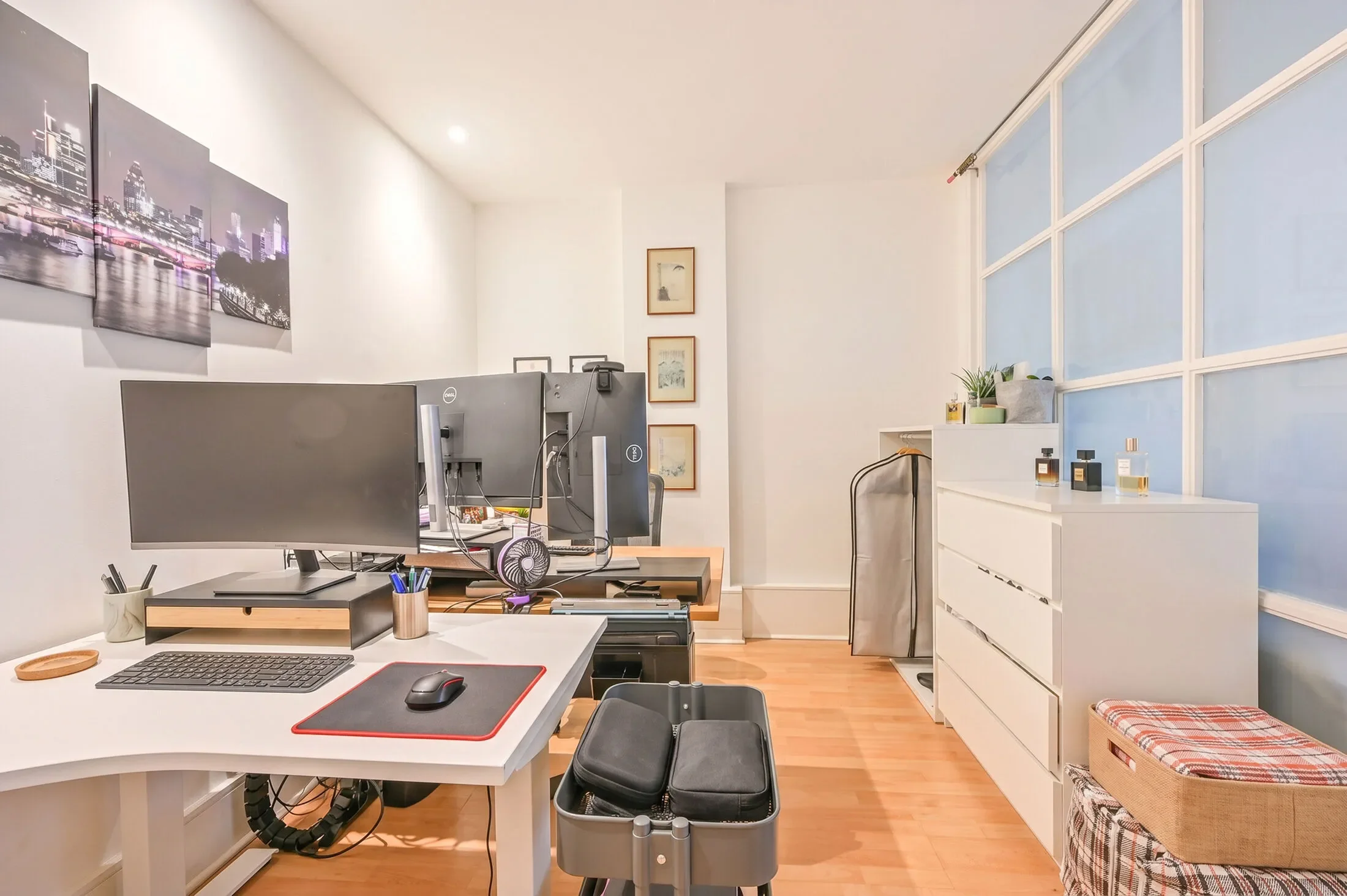 Flat Morris Road in Greater London