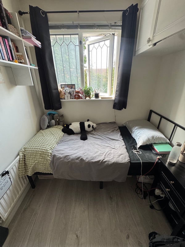 Room Chardwell Close in Greater London