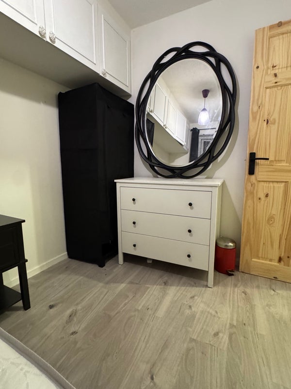 Room Chardwell Close in Greater London
