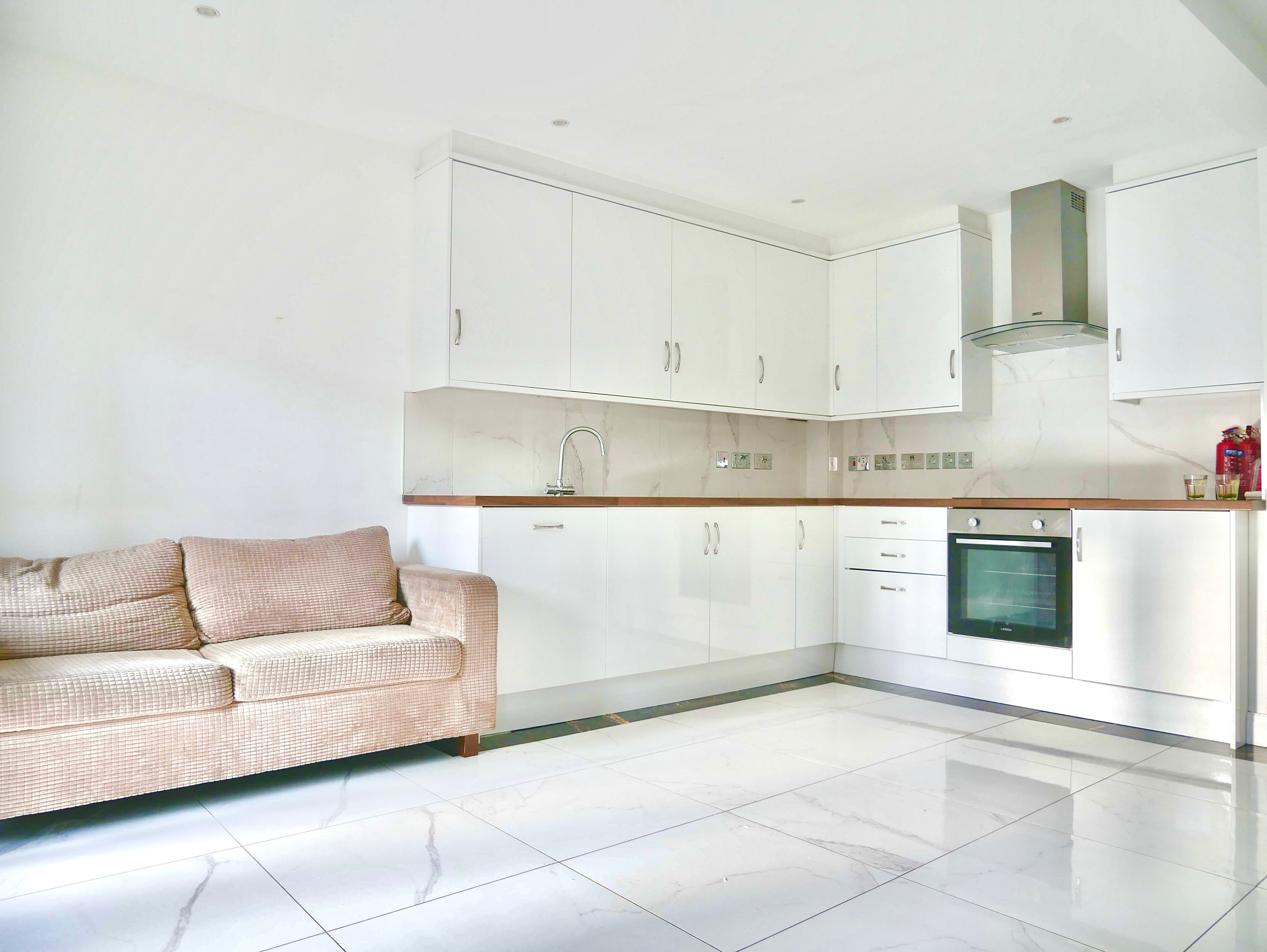 House Lancaster Drive in Greater London