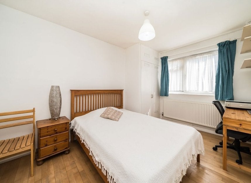 Flat Stockwell Road in Greater London