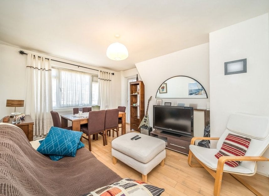 Flat Stockwell Road in Greater London