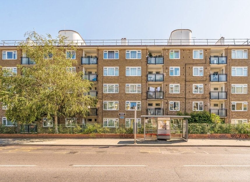 Flat Stockwell Road in Greater London