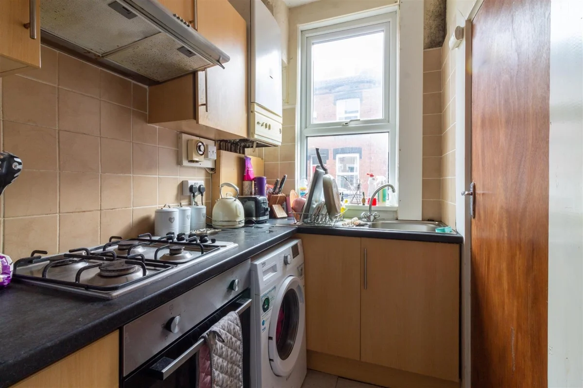 Flat Harold Avenue in Leeds