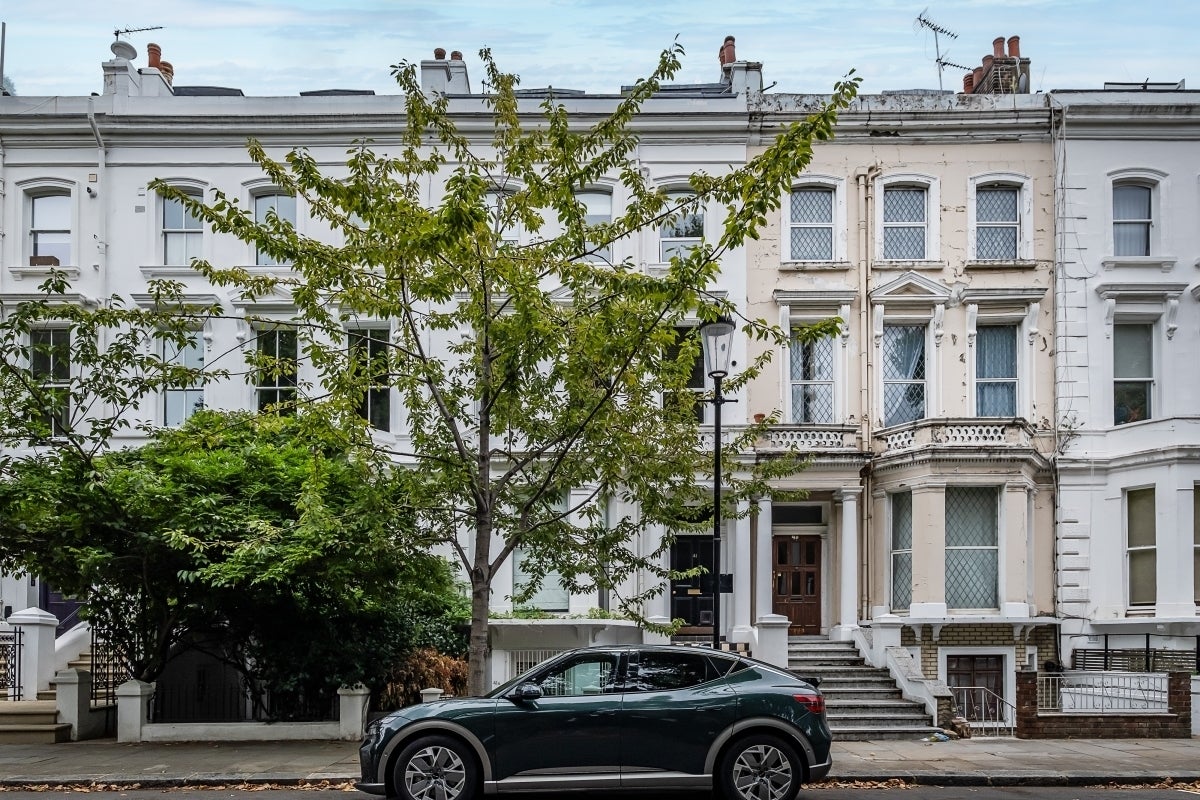 Flat Russell Road in Greater London