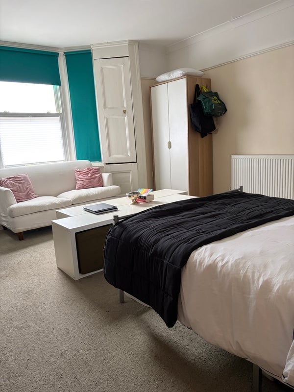 Flat Stroud Green Road in Greater London