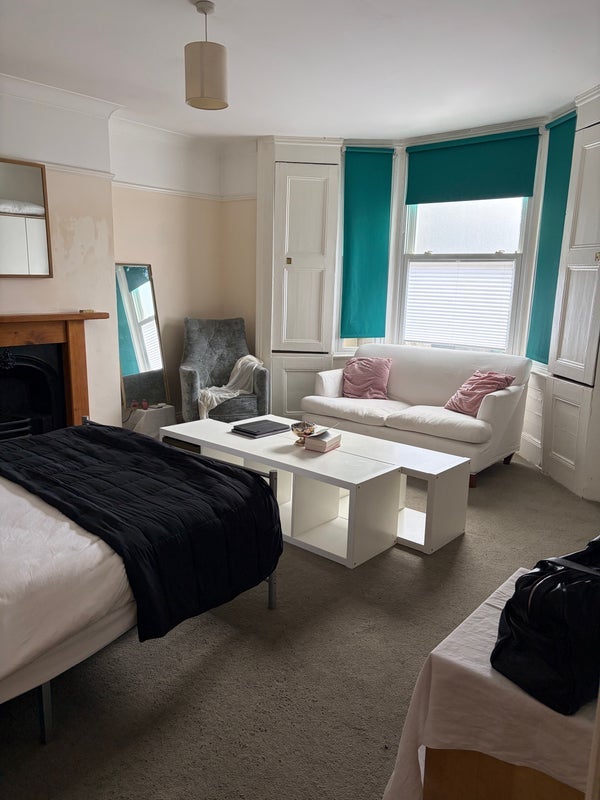 Flat Stroud Green Road in Greater London