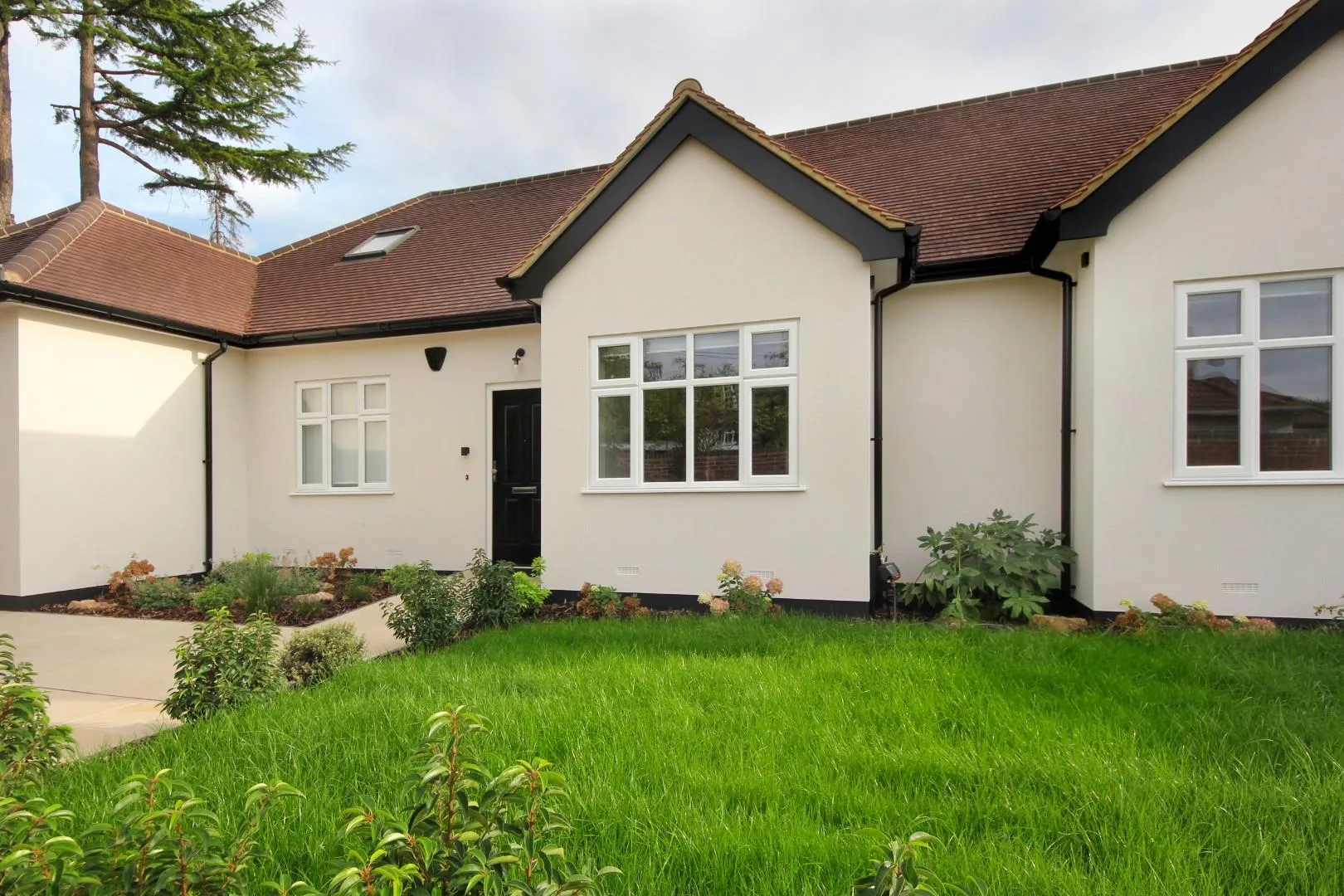 Flat Lowfield Road in Greater London