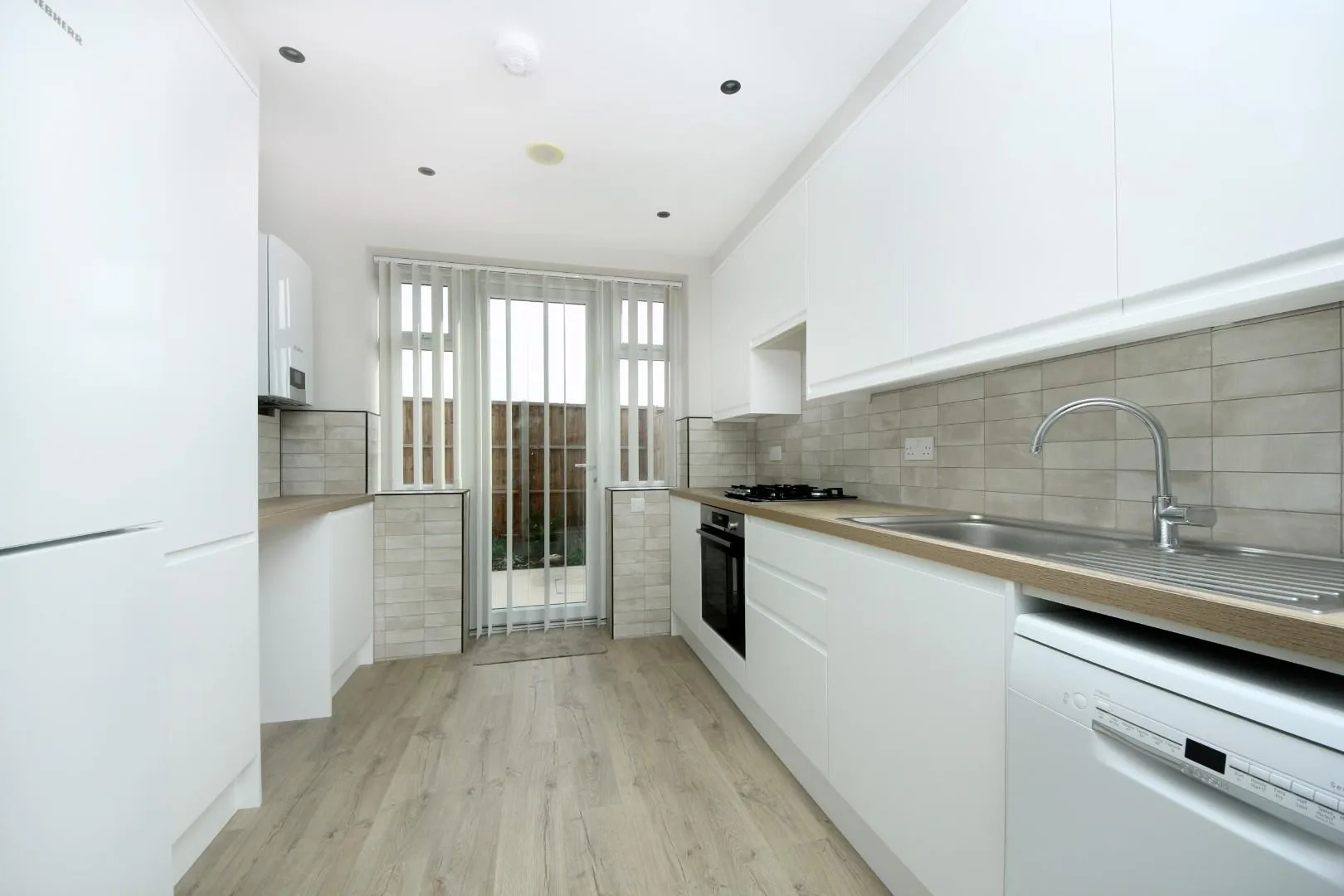 Flat Lowfield Road in Greater London