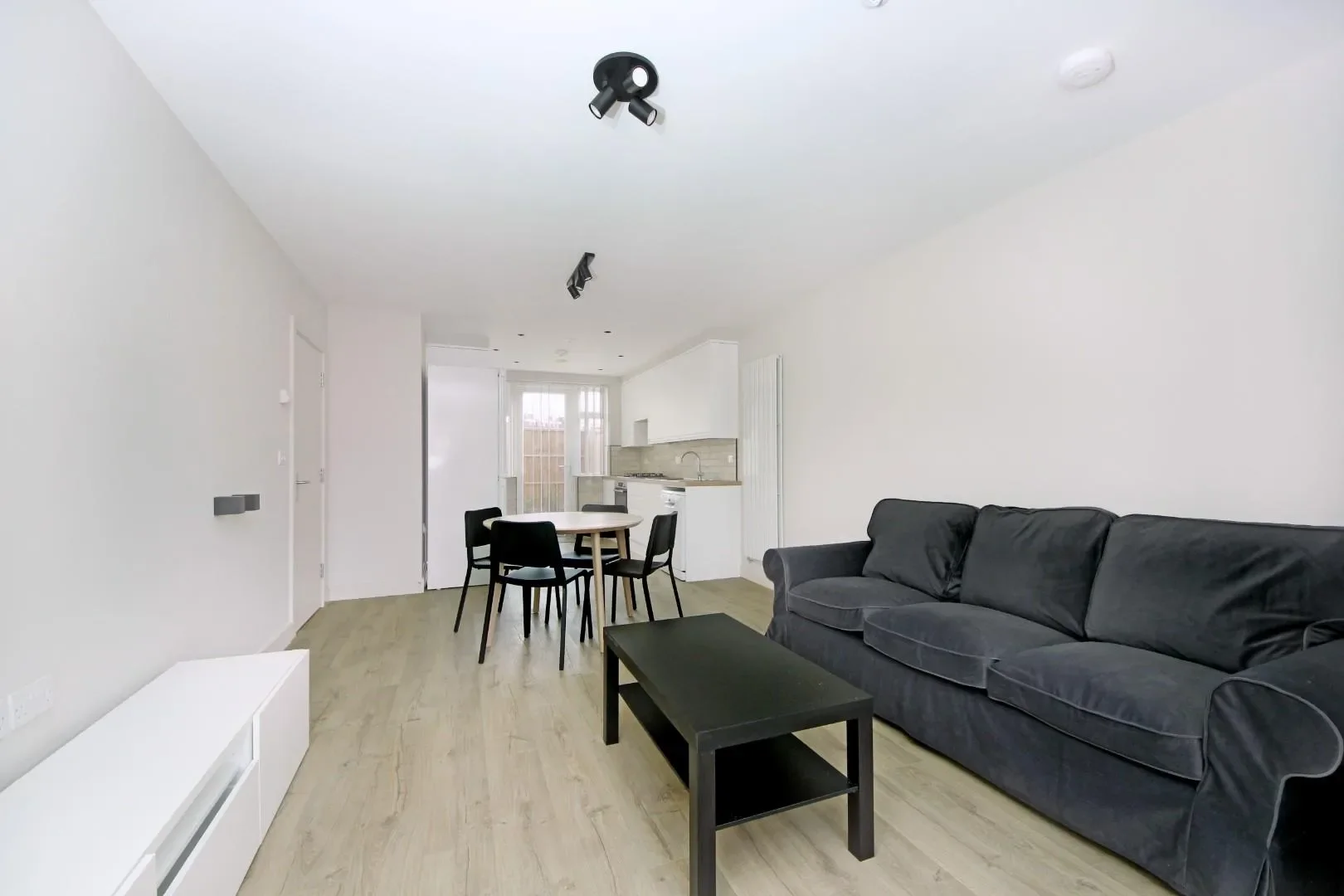 Flat Lowfield Road in Greater London