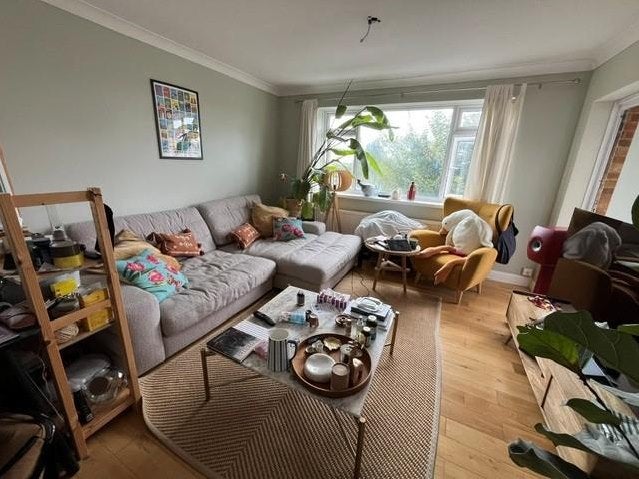 Flat Eaton Road in Portslade by Sea