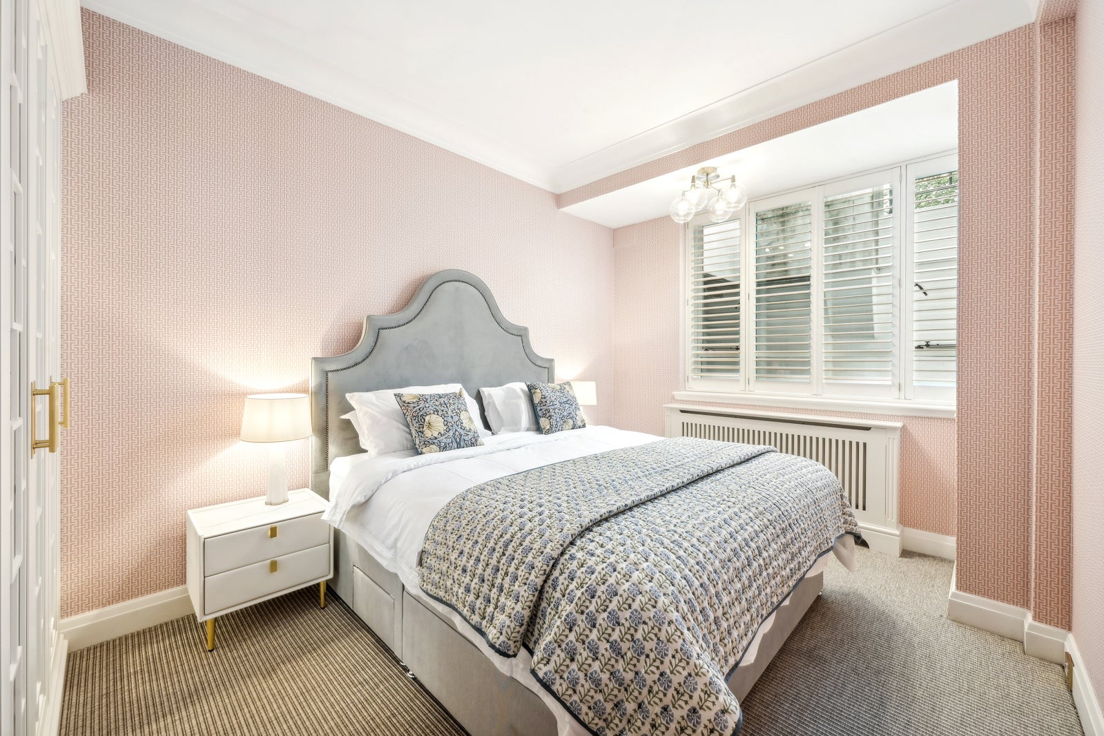 Flat Franklins Row in Greater London