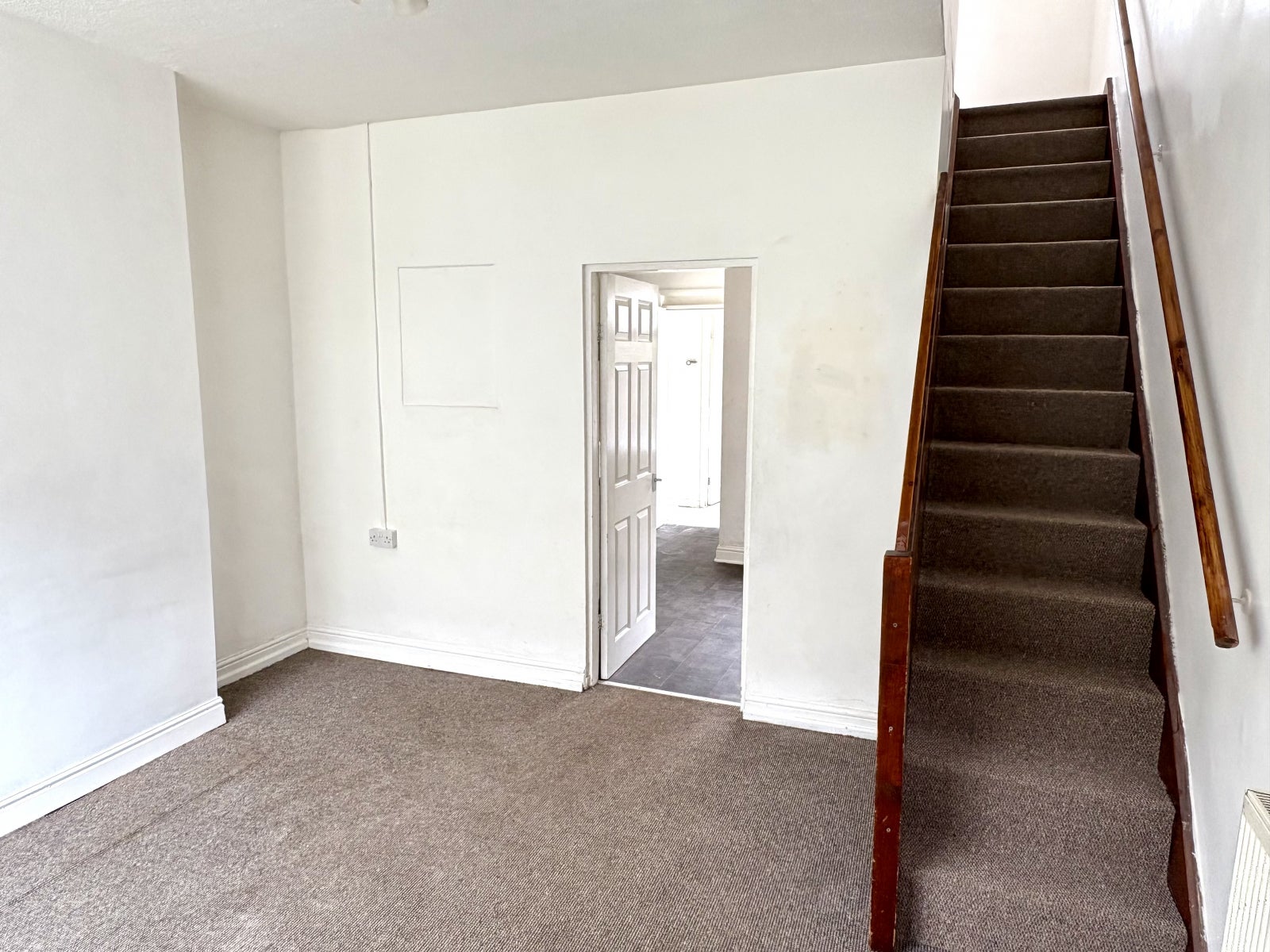 House Eastern Avenue in Hull