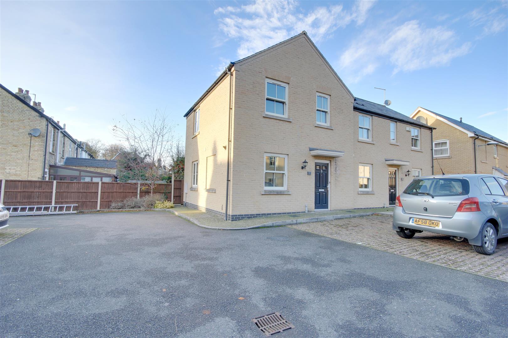 Flat West Street in Huntingdonshire