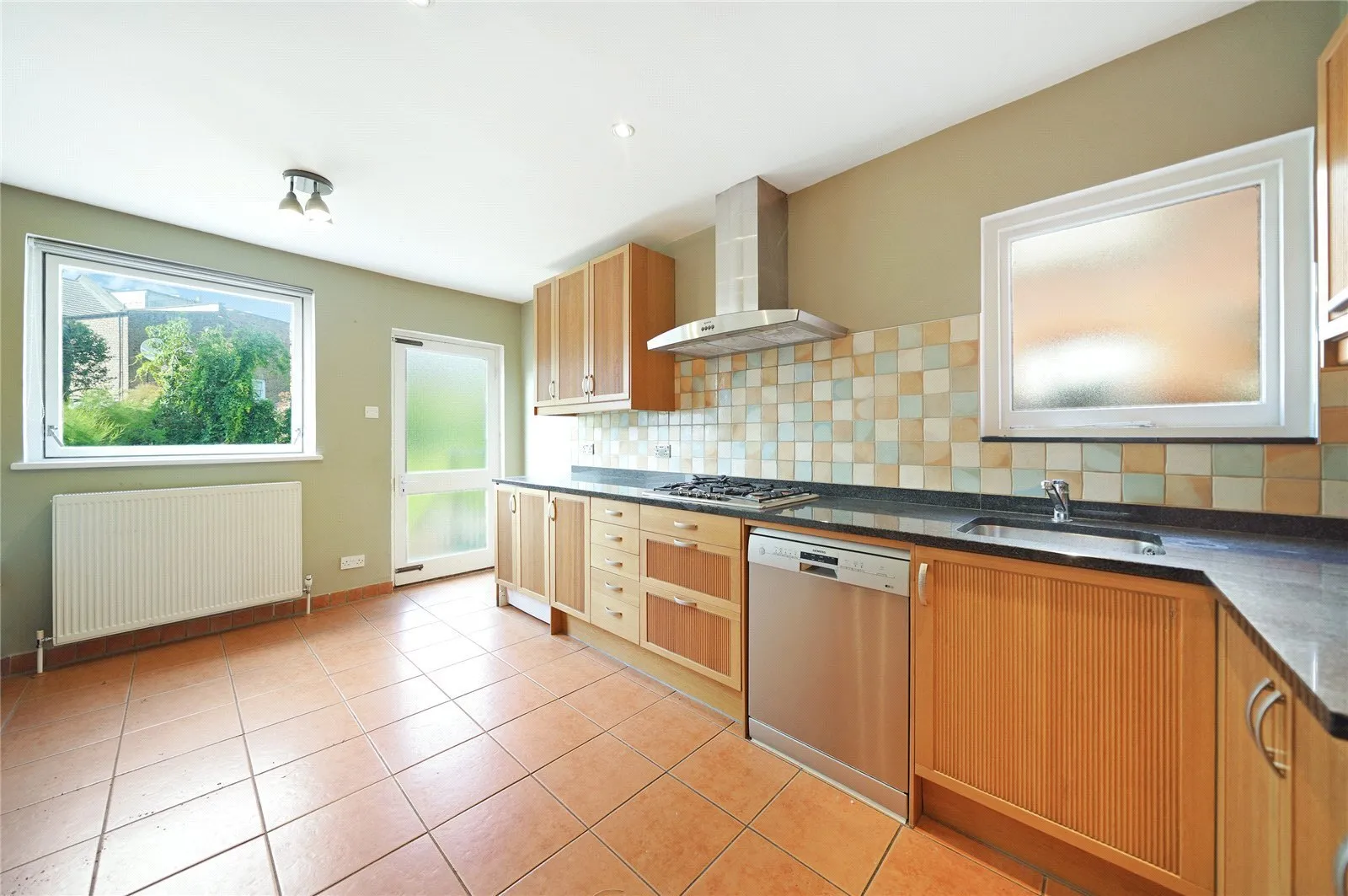 Flat Hillfield Road in Greater London