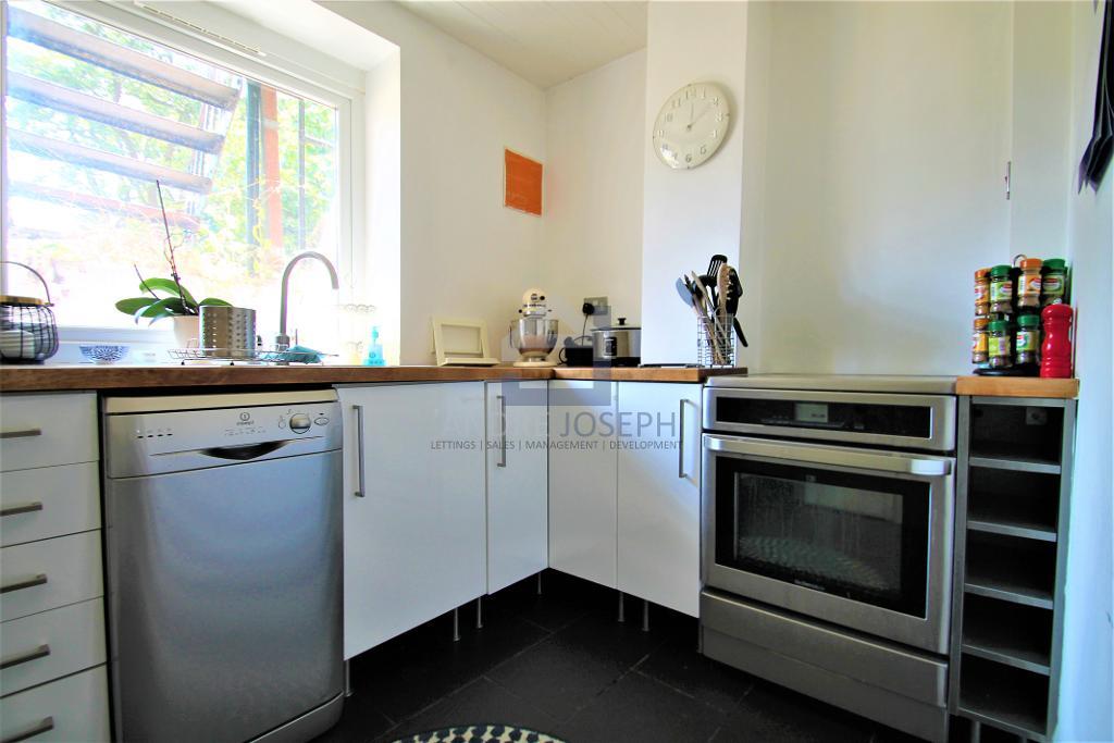 Flat Culverden Road in Greater London