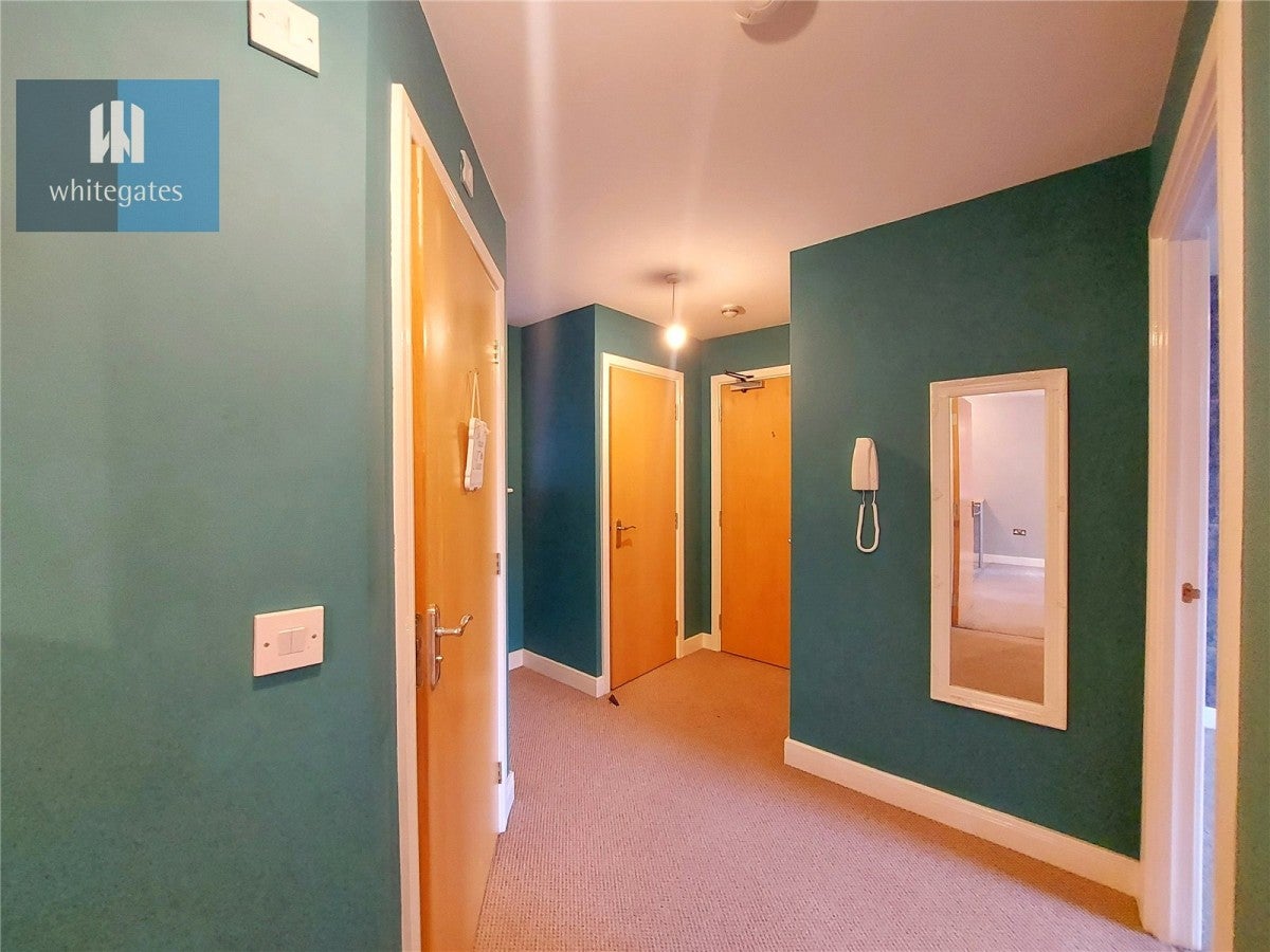Flat Ebberton Close in Wakefield