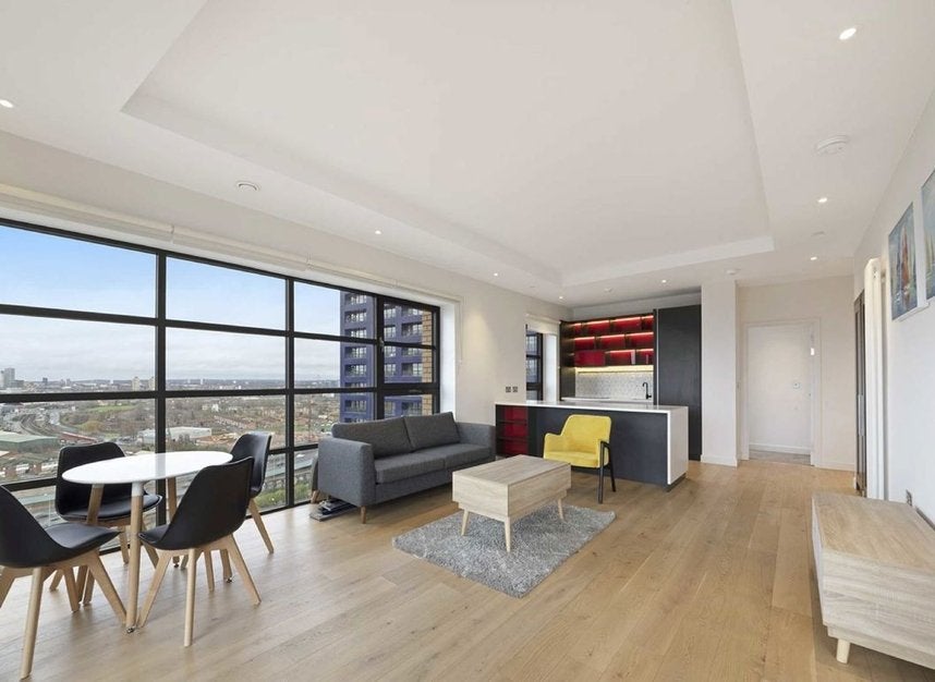 Flat Lyell Street in Greater London