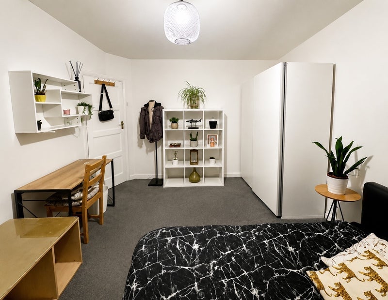 Room Pellatt Grove in Greater London