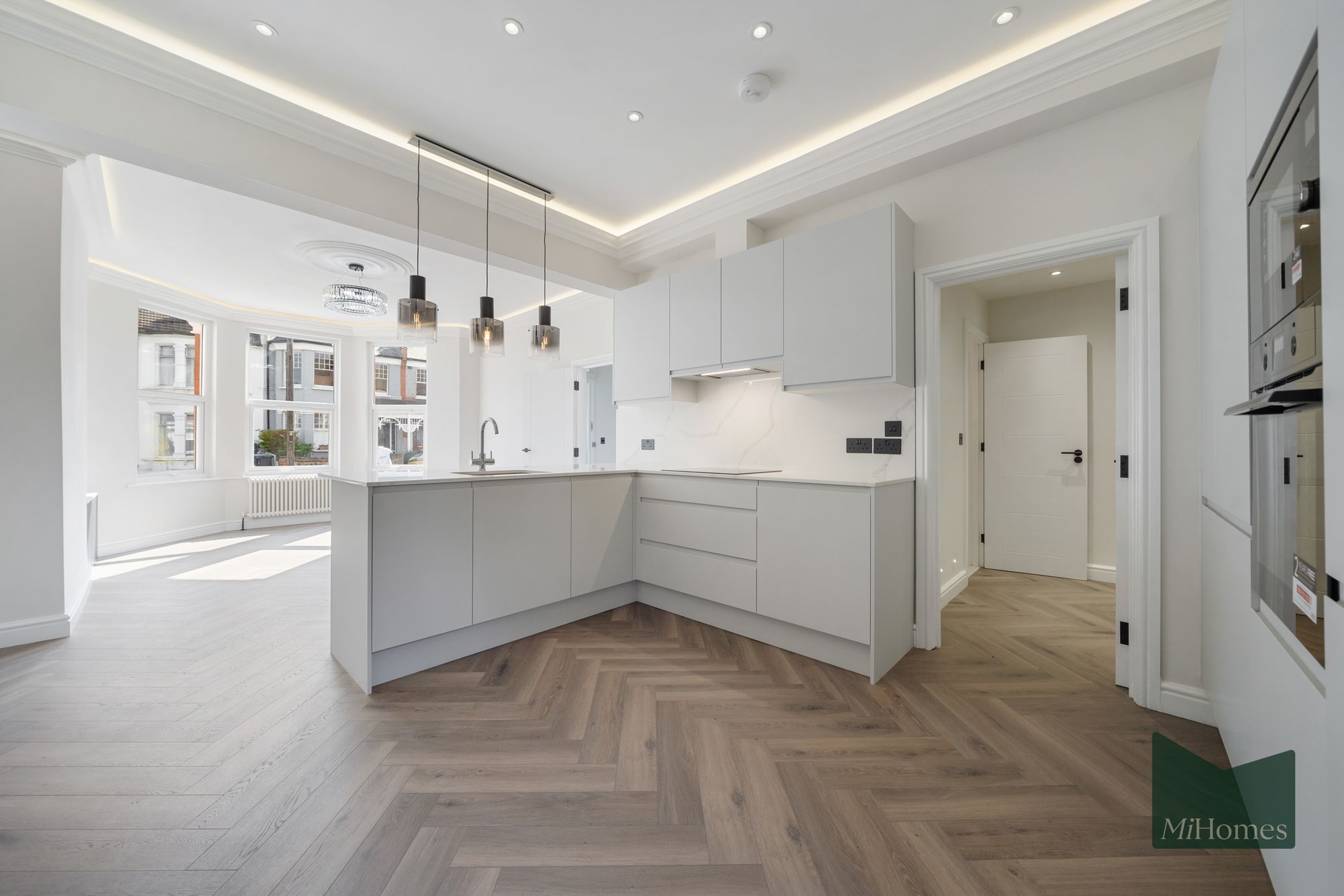 House Belsize Avenue in Greater London