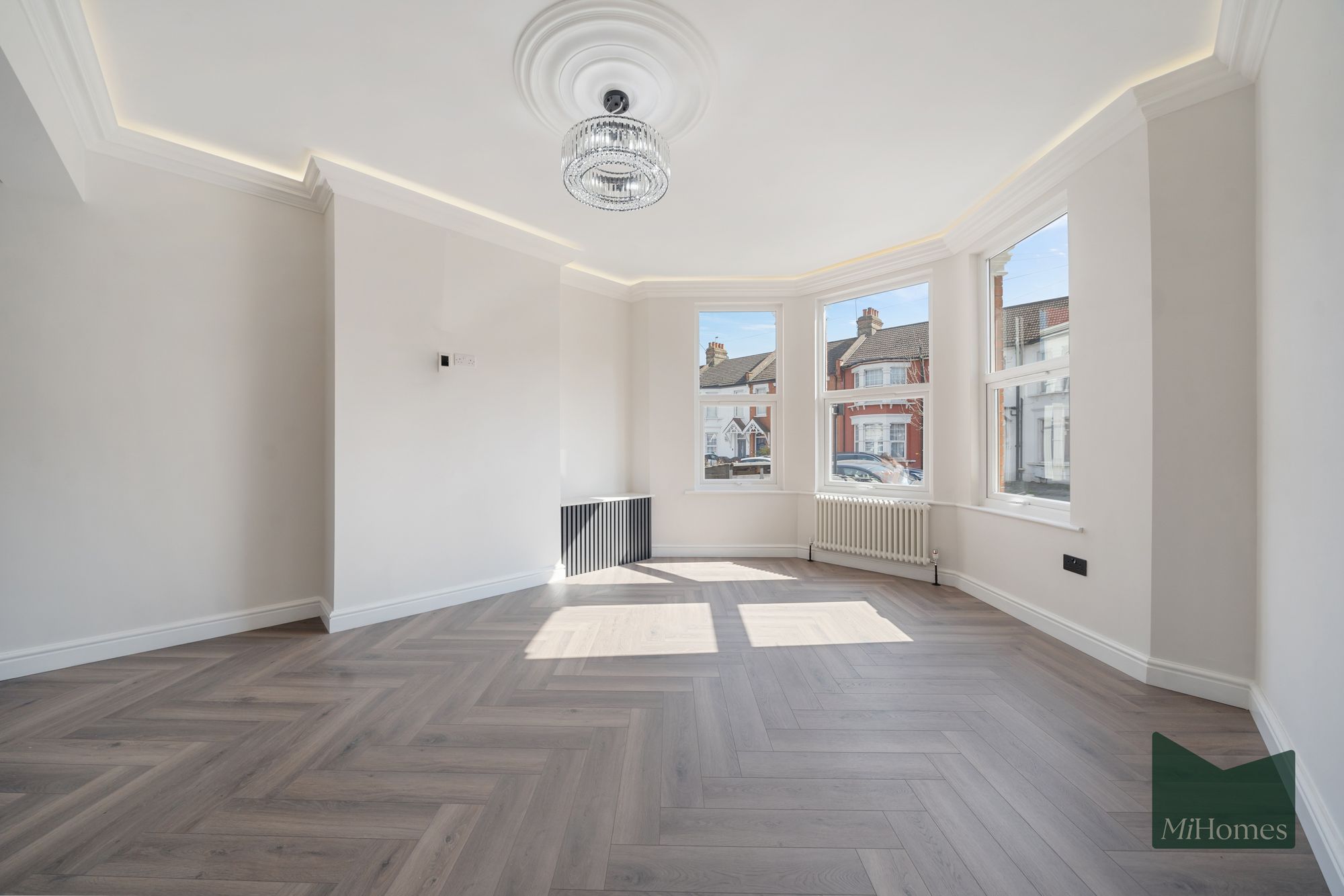 House Belsize Avenue in Greater London
