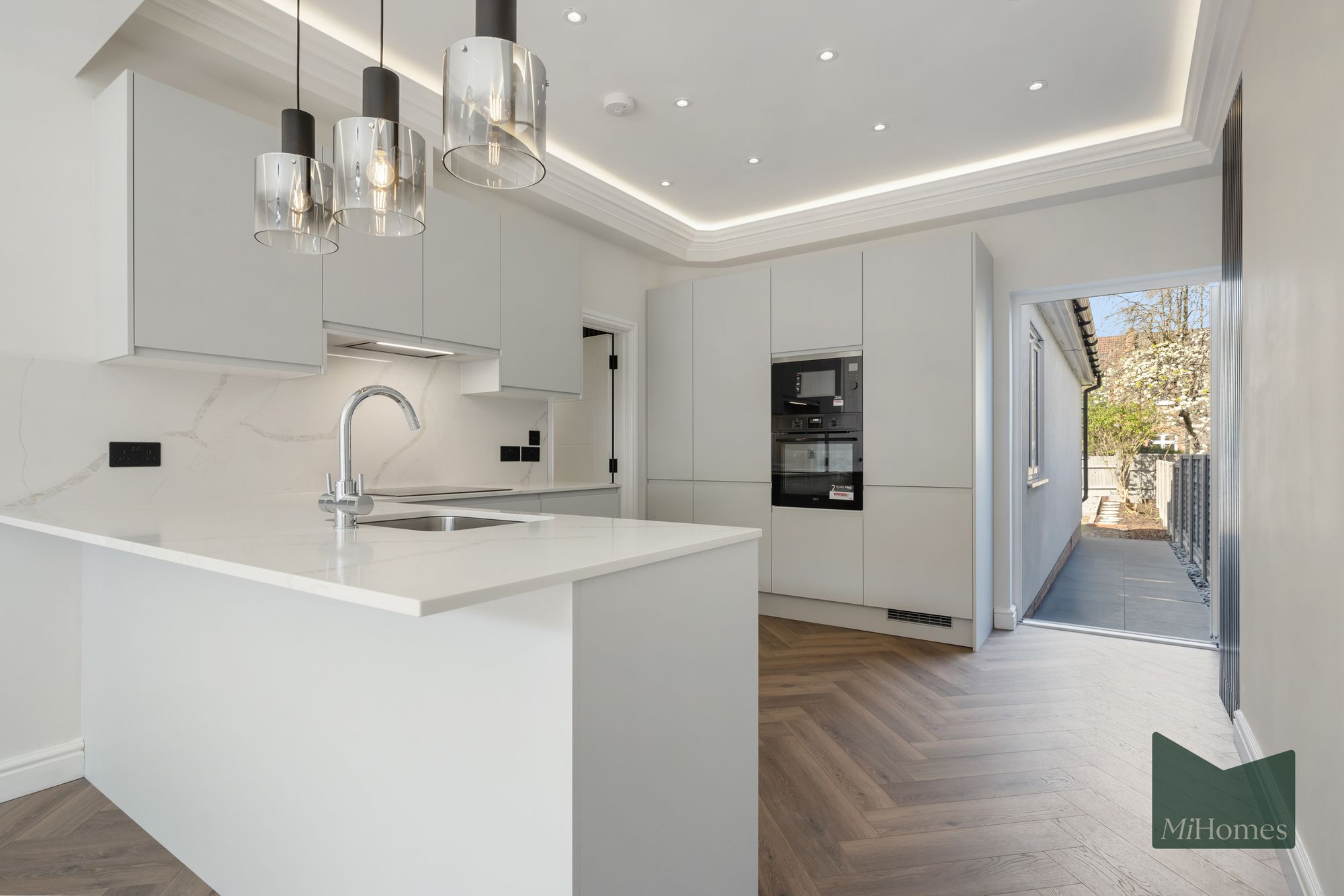 House Belsize Avenue in Greater London