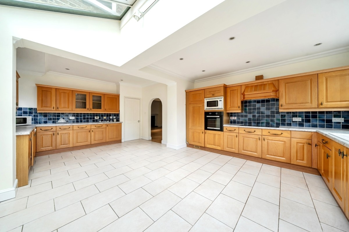 House Heathfield Road in Greater London