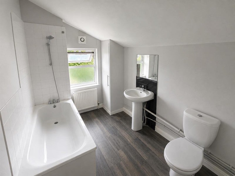 House Chantry Close in Peterborough