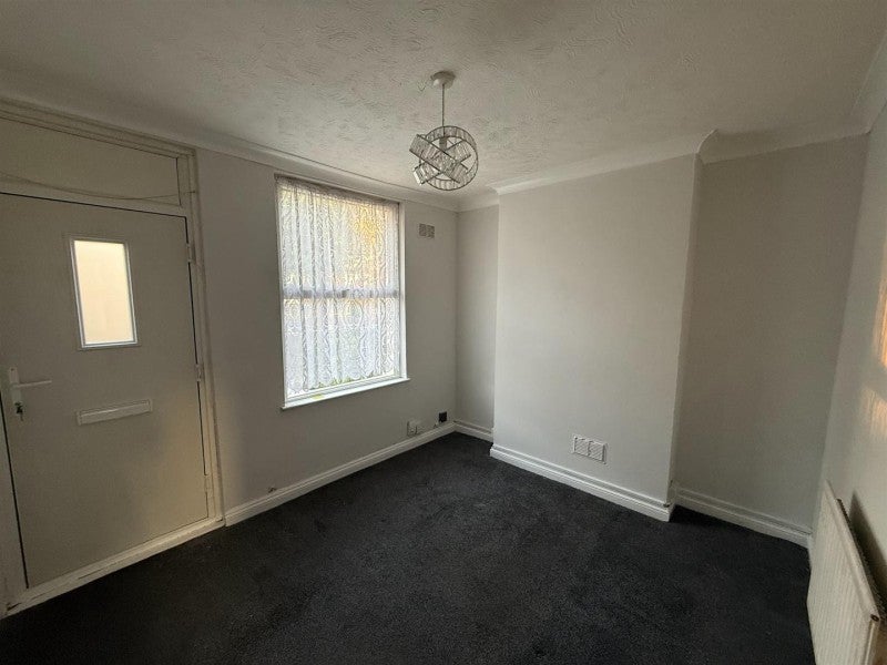 House Chantry Close in Peterborough