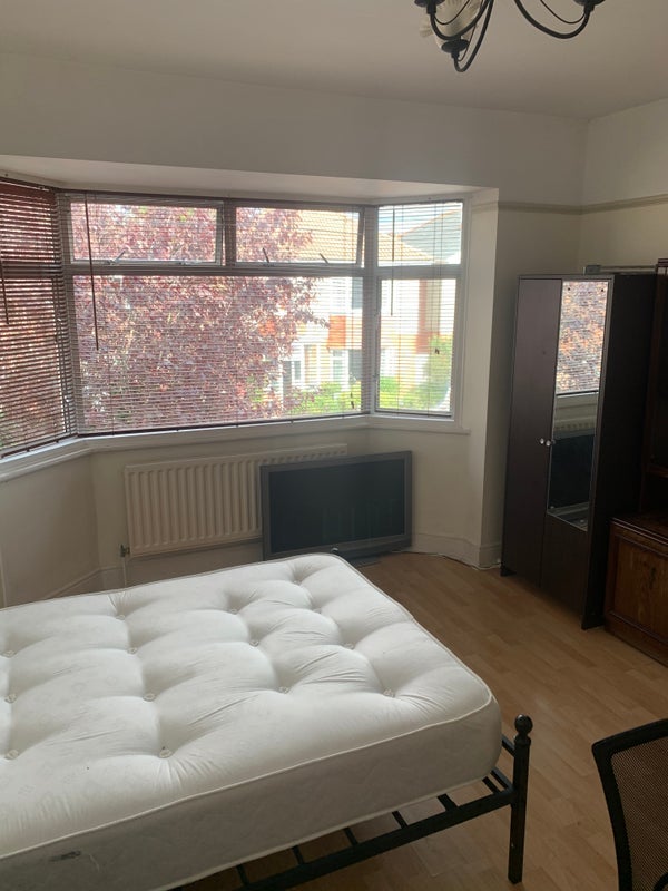 Room Mortimer Road in Bournemouth