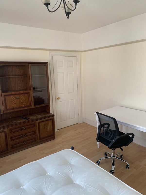 Room Mortimer Road in Bournemouth