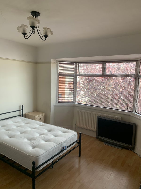 Room Mortimer Road in Bournemouth