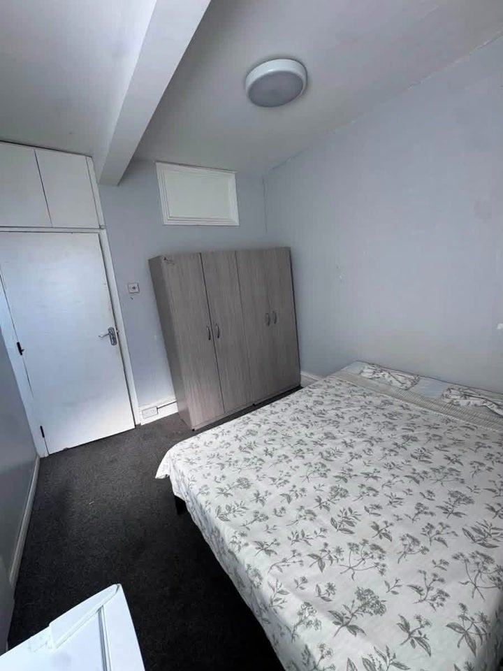Room Seagull Lane in Greater London