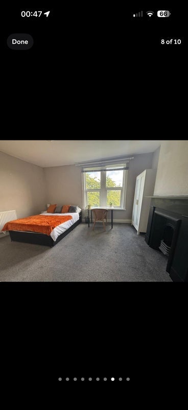 Room Melville Place in Leeds