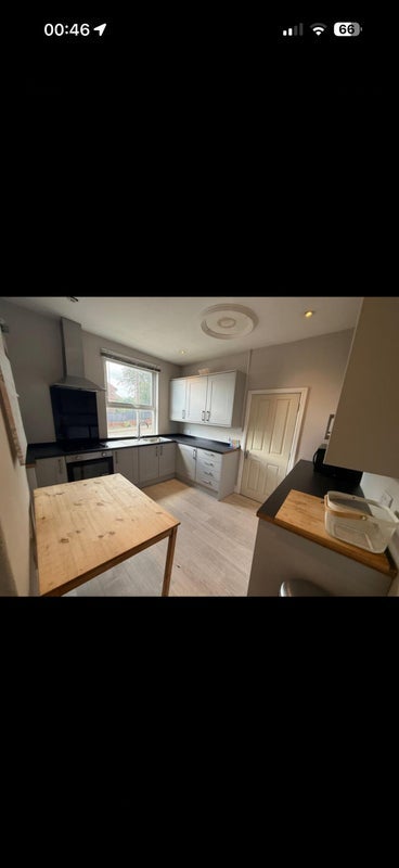 Room Melville Place in Leeds
