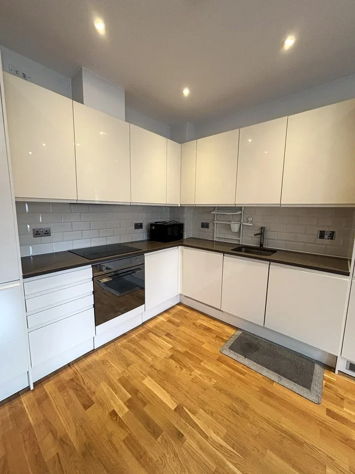 Flat Maybury Close in Surrey Heath