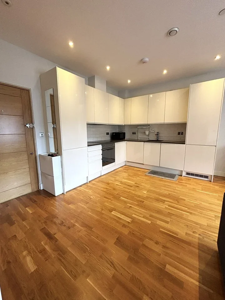 Flat Maybury Close in Surrey Heath