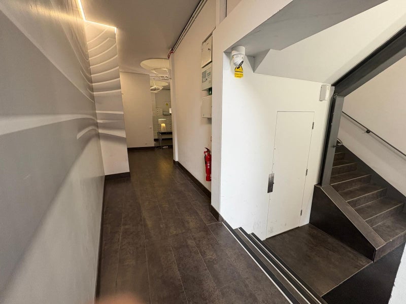 Room Dingley Road in Greater London