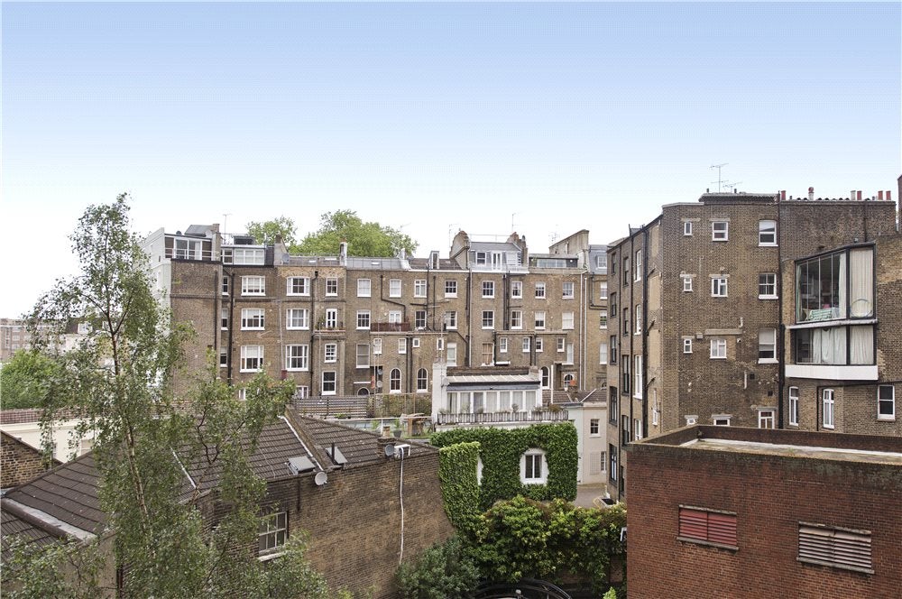 Flat Point W Access Road in Greater London