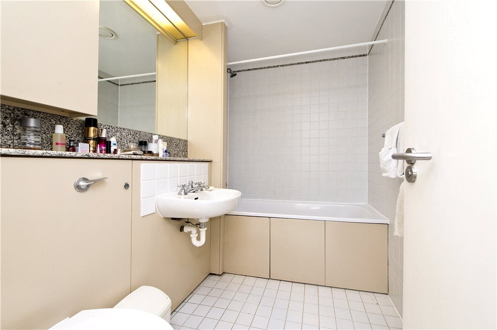 Flat Point W Access Road in Greater London