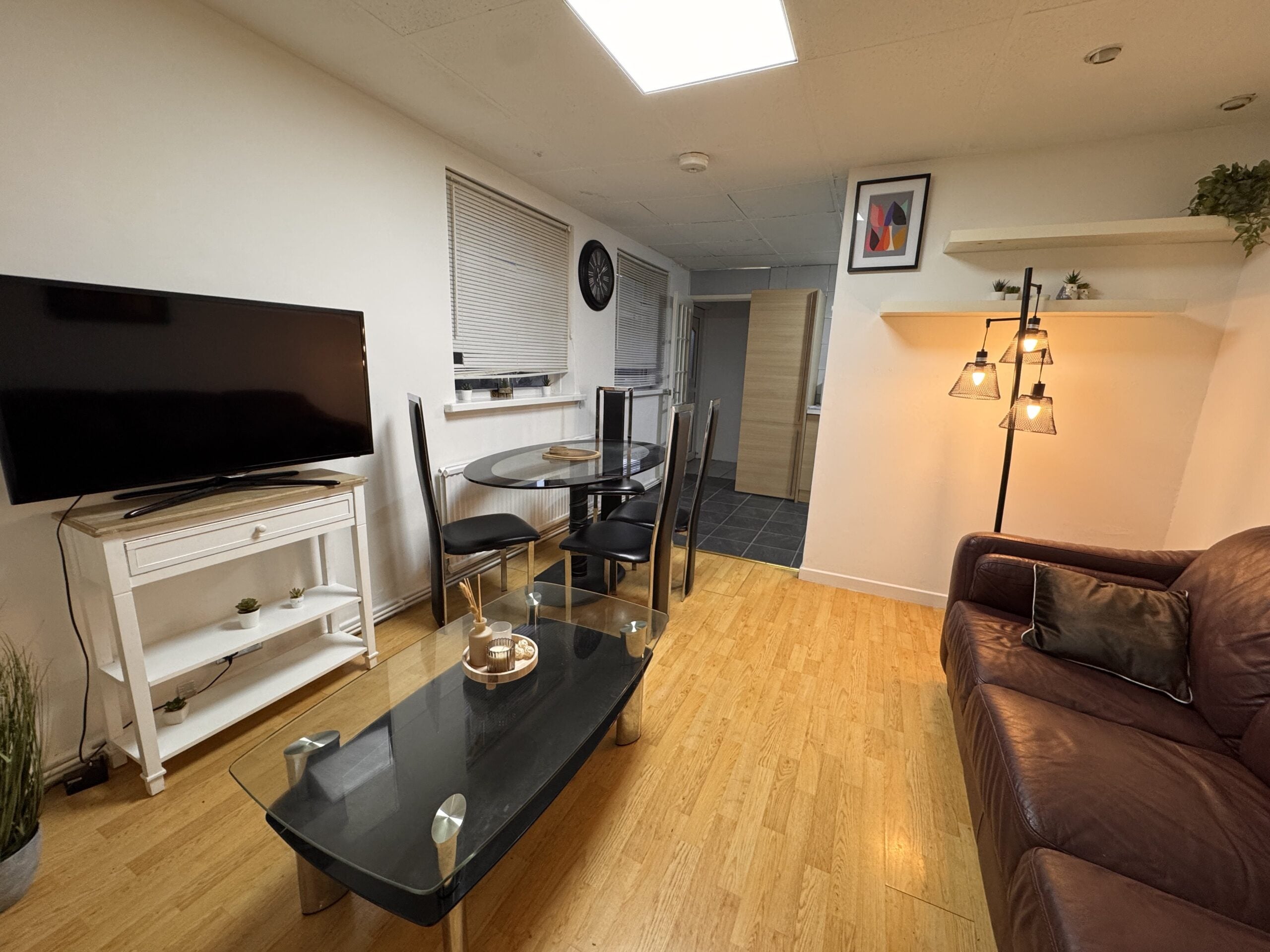 Flat Ruthin Gardens in Cardiff