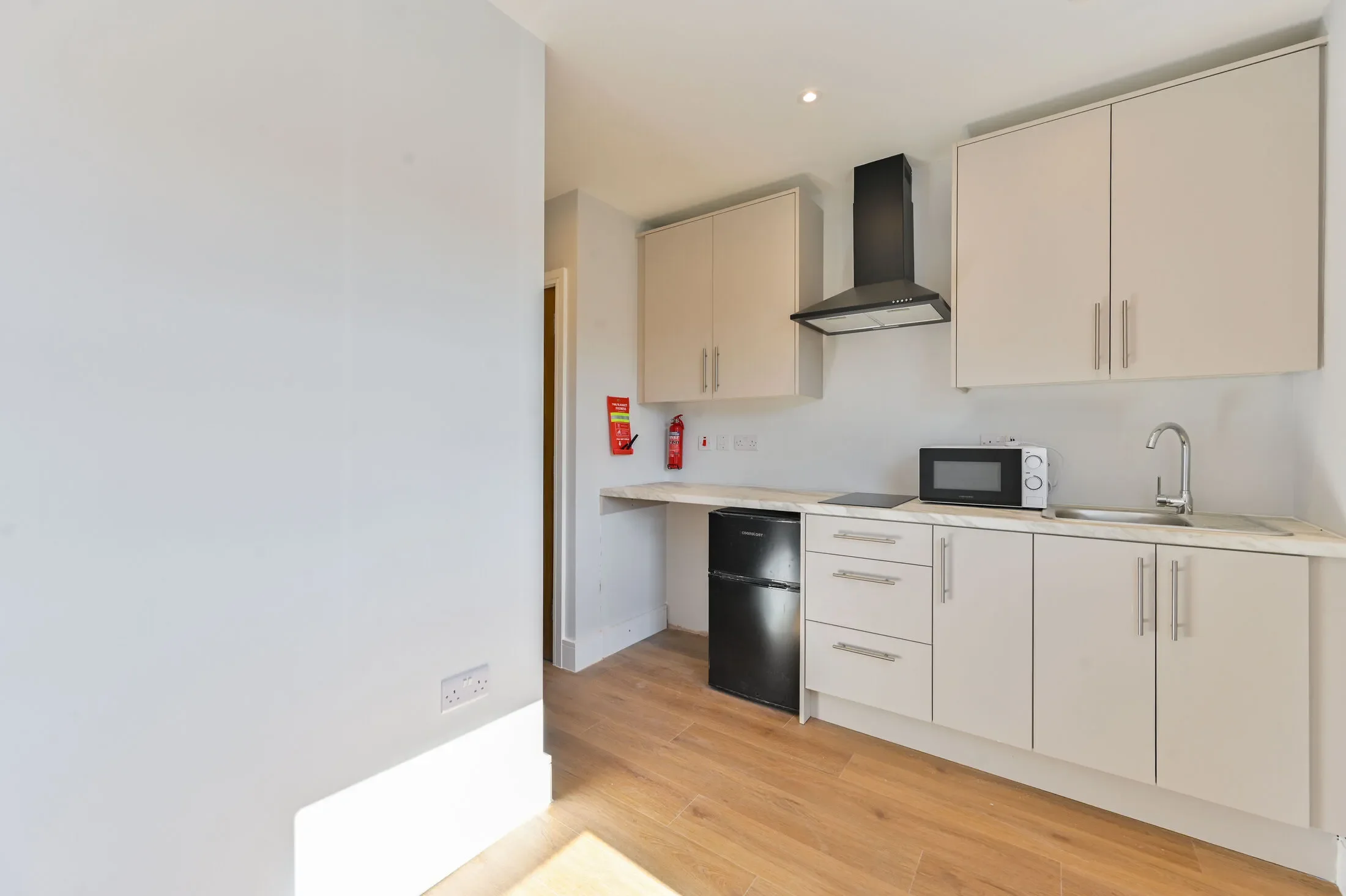 Flat Dorset Road in Greater London