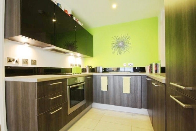 Flat Larden Road in Greater London