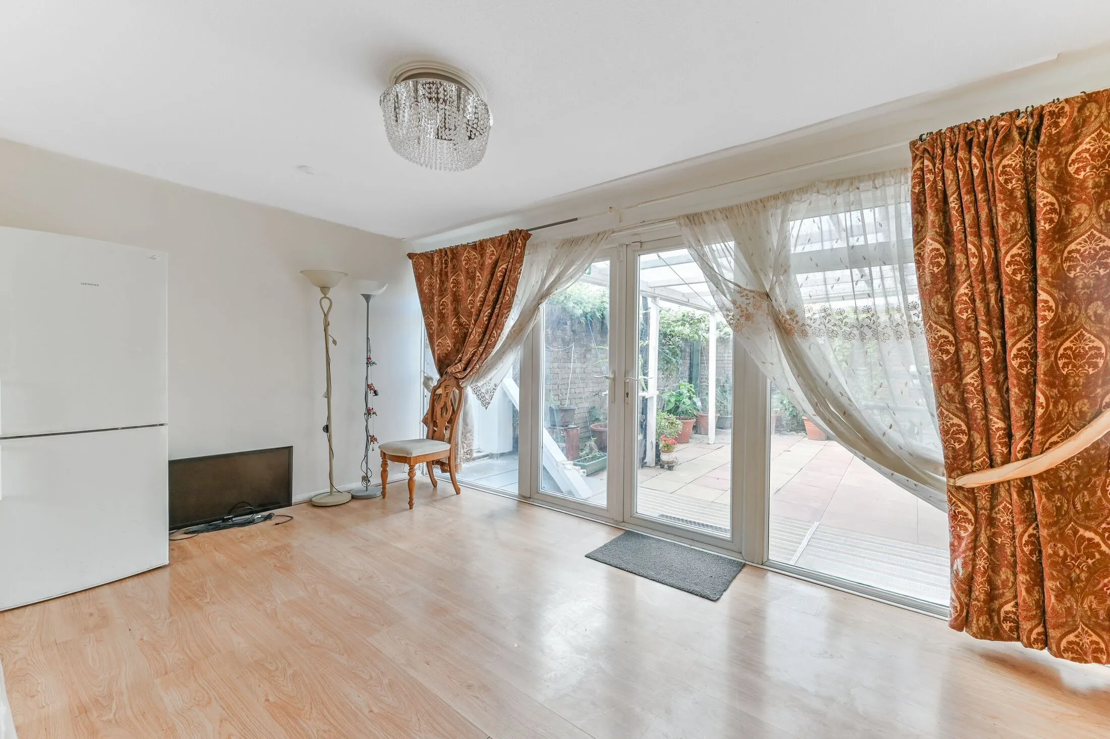 House Grayswood Gardens in Greater London